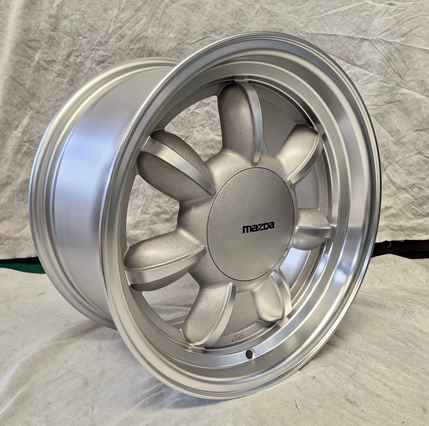 Miata Daisy 15"